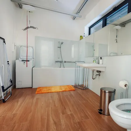 Ares Centrum كوفا كوفا